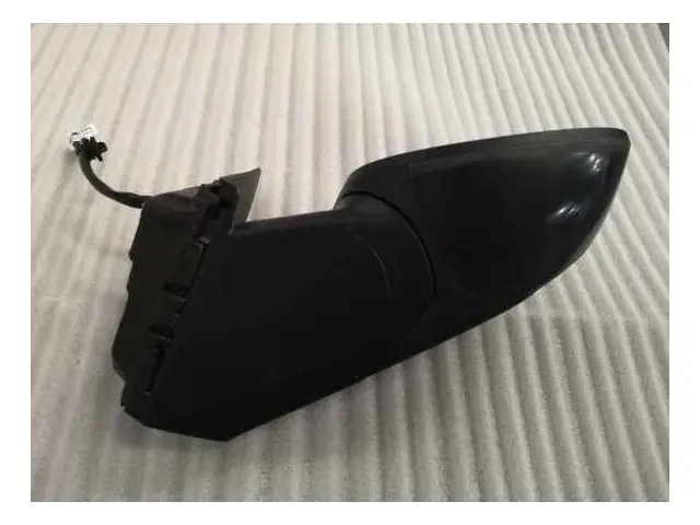 Rear-view mirrors · 右外后视镜总成