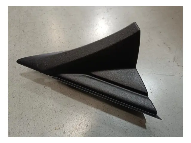Exterior trim · 右翼子板角饰板总成