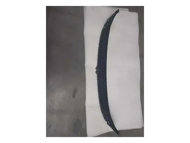Front bumper · 前格栅骨架-高亮黑