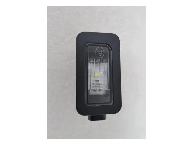 Exterior lighting · 左牌照灯