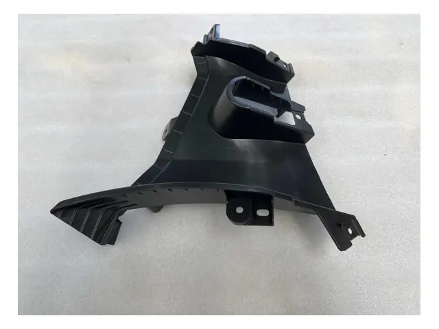 Front bumper · 前保险杠右进气风道
