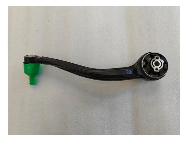 Control arms · 左前下摆臂总成