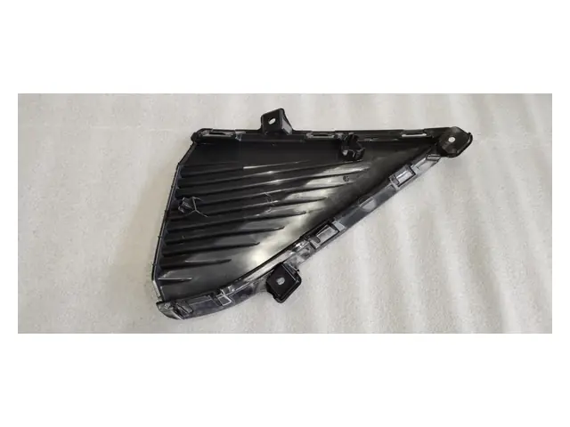 Front bumper · 前保险杠左雾灯装饰板