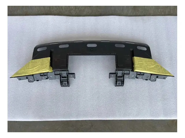 Front bumper · 前保险杠上安装支架