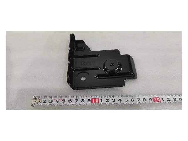 Front bumper · 前保中支撑支架