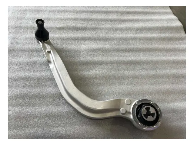 Control arms · 前悬左后下摆臂总成