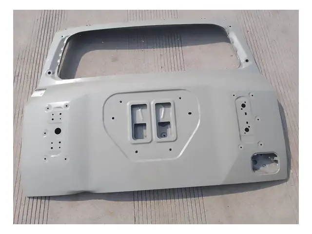 Hoods, tailgates and roof · 背门总成