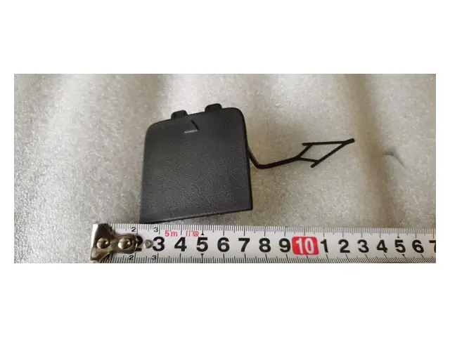 Front bumper · 前拖钩堵盖