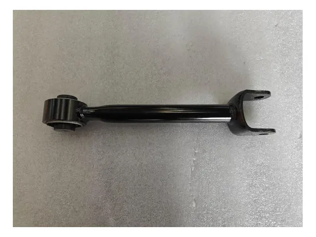 Control arms · 后悬导向臂总成